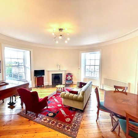 Incredible St Andrew'S Sq - 2 Bed In The Sky Leilighet Edinburgh Eksteriør bilde