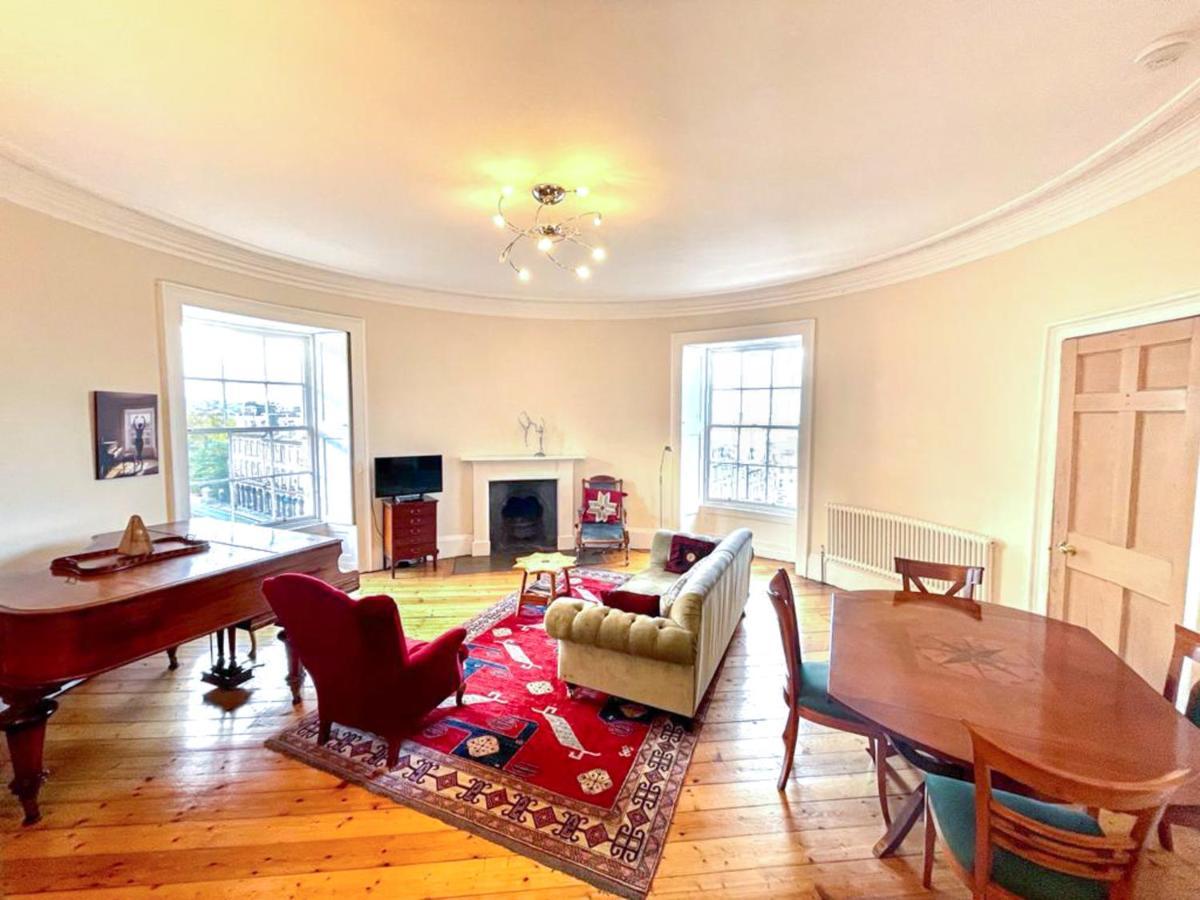 Incredible St Andrew'S Sq - 2 Bed In The Sky Leilighet Edinburgh Eksteriør bilde