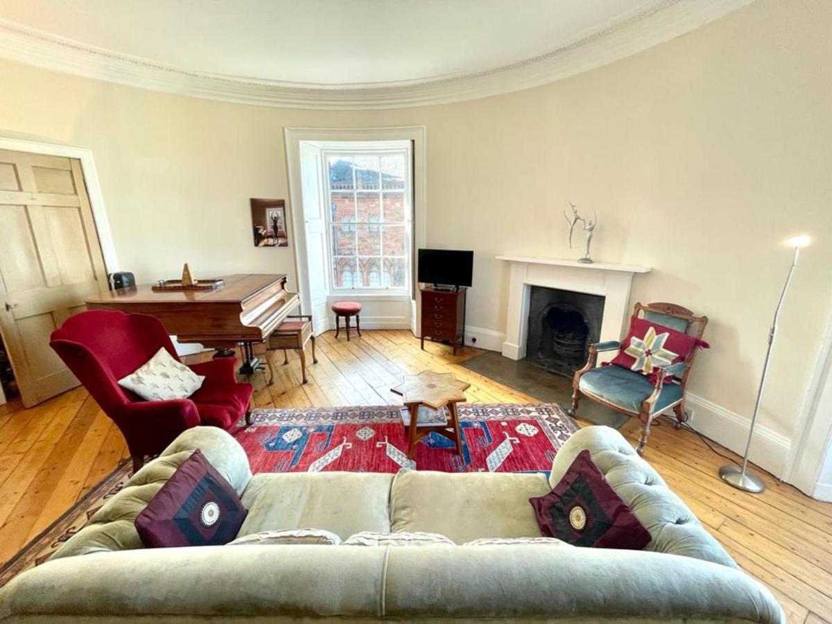 Incredible St Andrew'S Sq - 2 Bed In The Sky Leilighet Edinburgh Eksteriør bilde