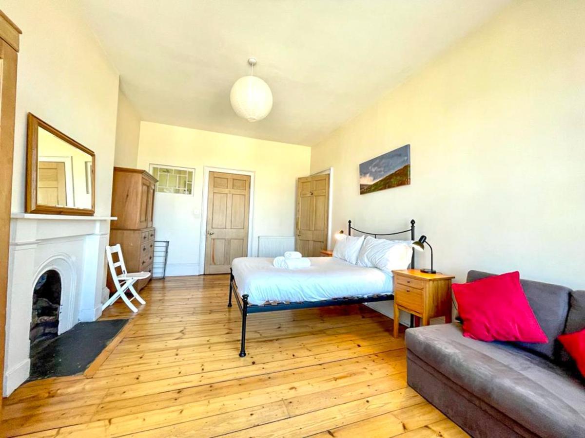 Incredible St Andrew'S Sq - 2 Bed In The Sky Leilighet Edinburgh Eksteriør bilde